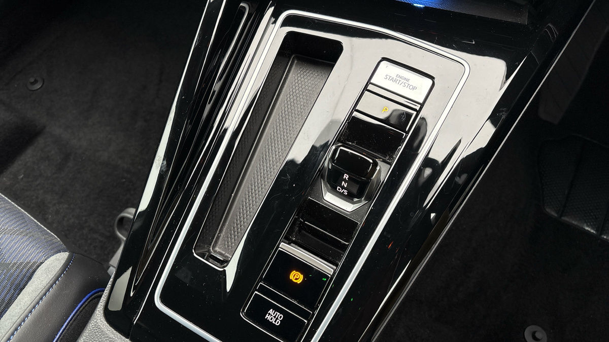 Volkswagen Golf Image 6