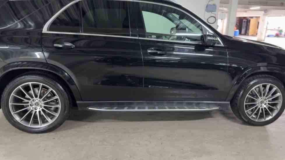 More views of Mercedes-Benz GLE