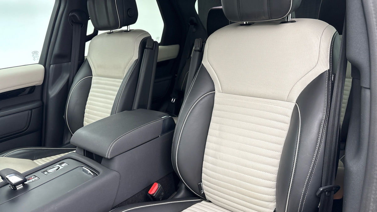 Land Rover Discovery Image 7