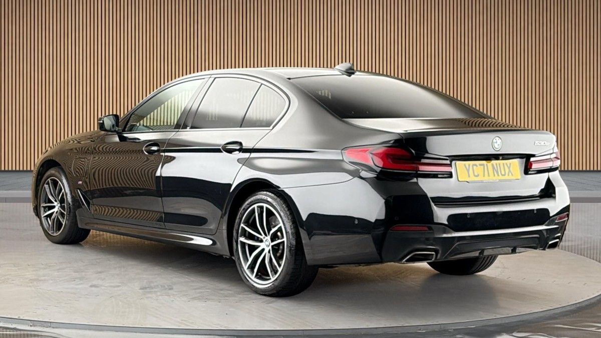 BMW 5 Series Image 2