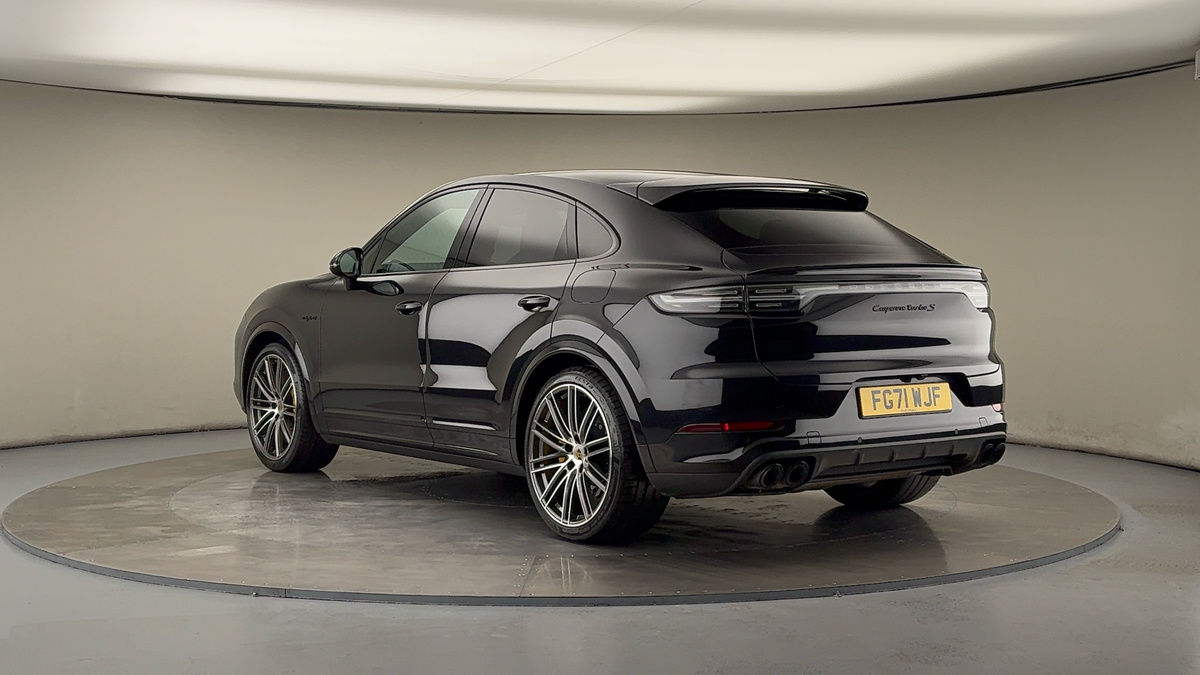 Porsche Cayenne Image 2