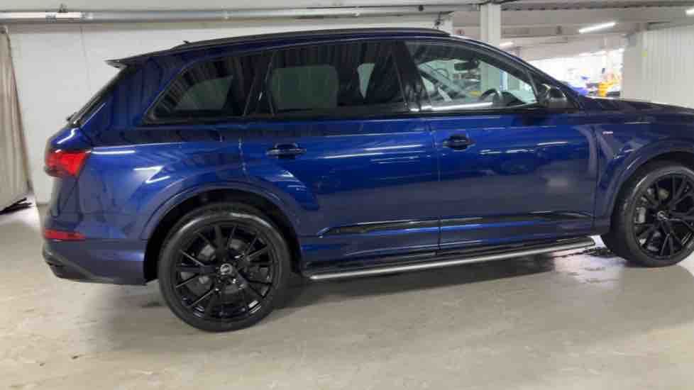 More views of Audi Q7