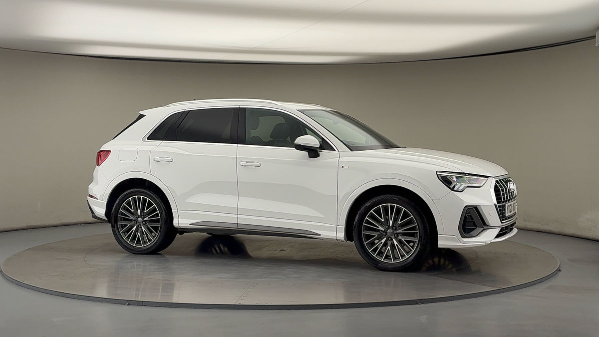 More views of Audi Q3
