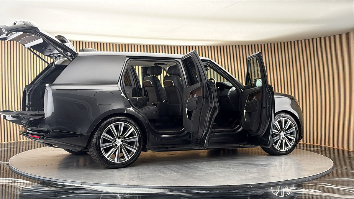 More views of Land Rover Range Rover