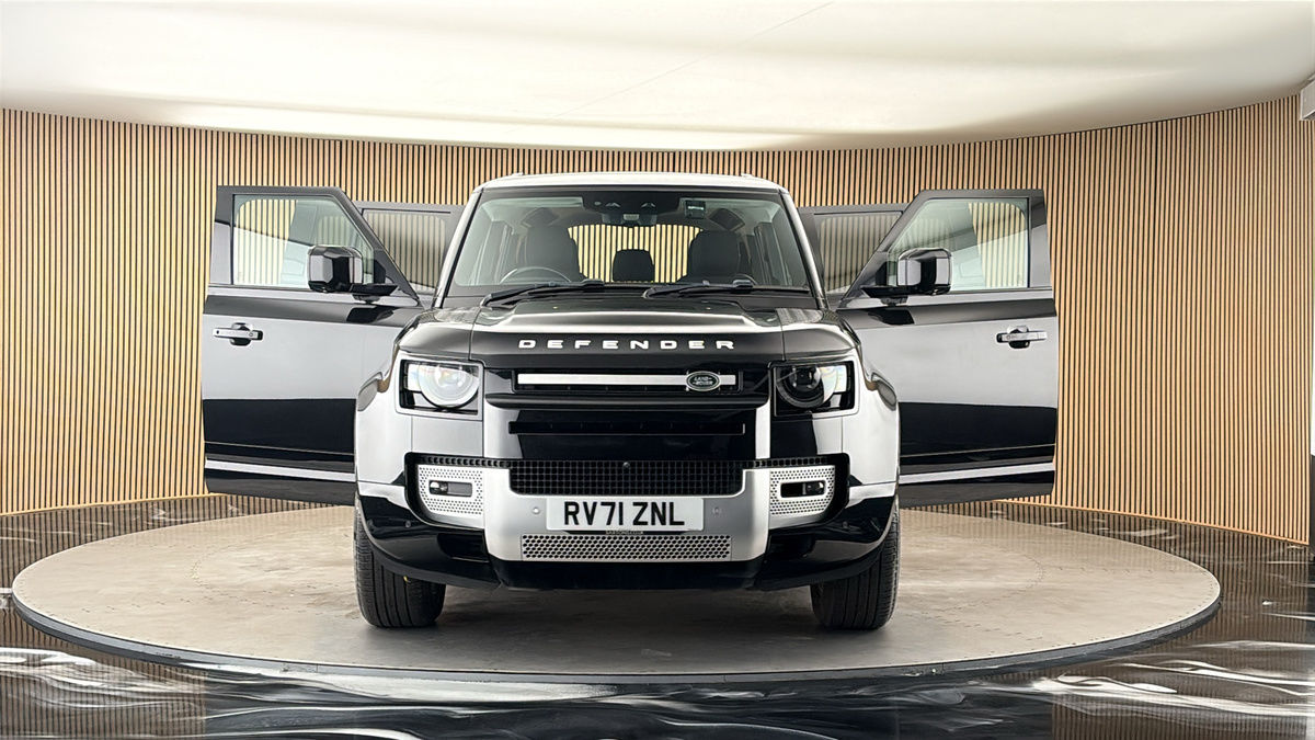 More views of Land Rover Defender 110