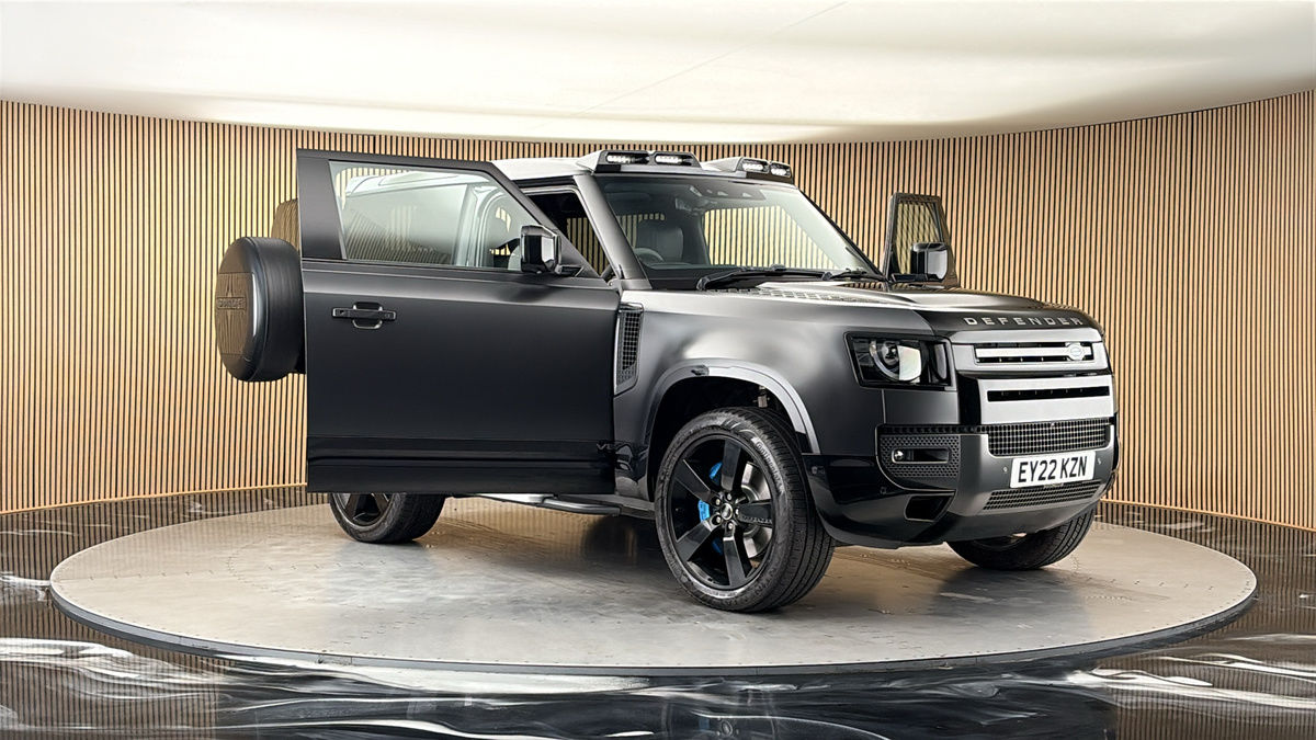 More views of Land Rover Defender 90