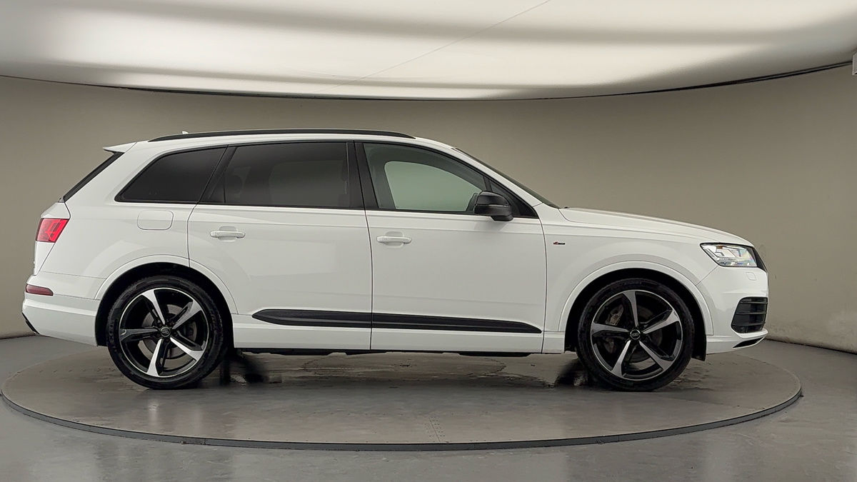 Audi Q7 Image 16