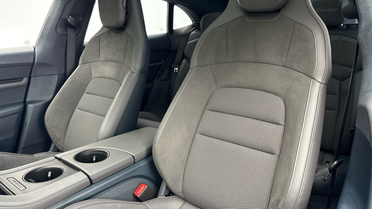 Porsche Taycan Image 7