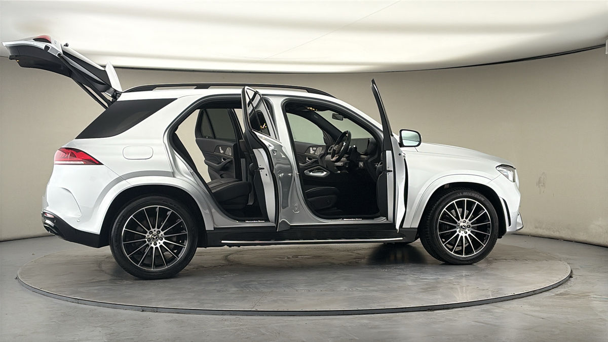 More views of Mercedes-Benz GLE