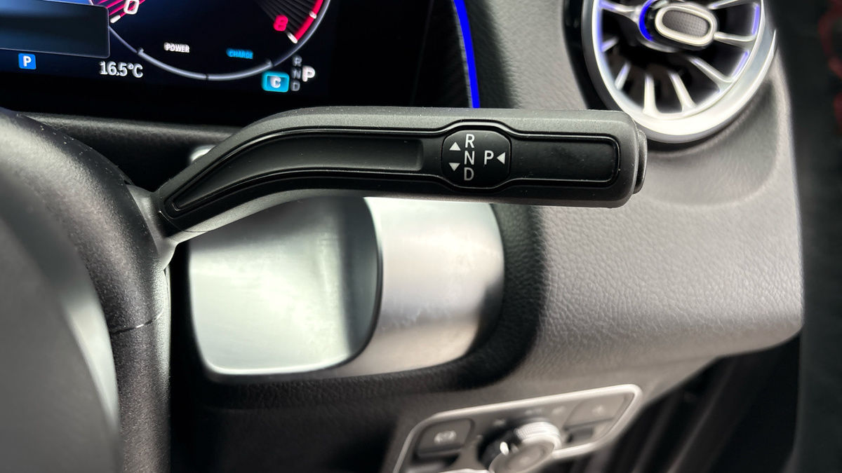 Mercedes-Benz GLB Image 6