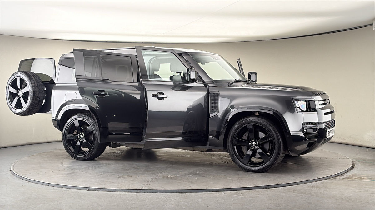 More views of Land Rover Defender 110