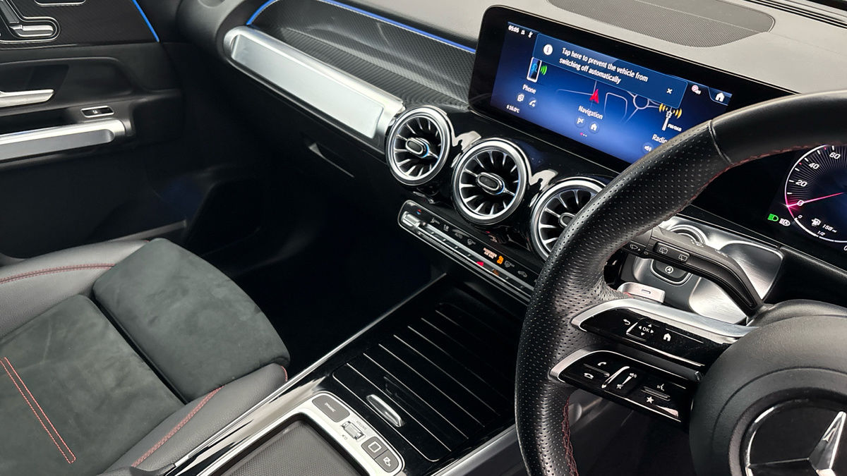 Mercedes-Benz GLB Image 18
