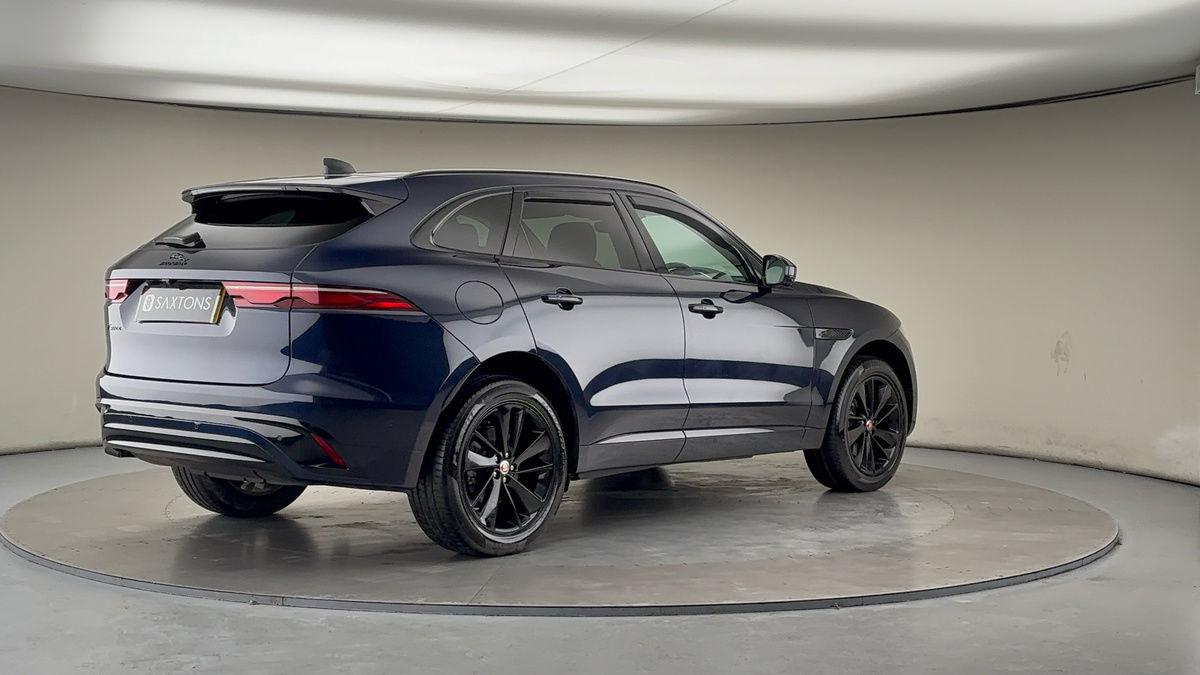 Jaguar F-PACE Image 21