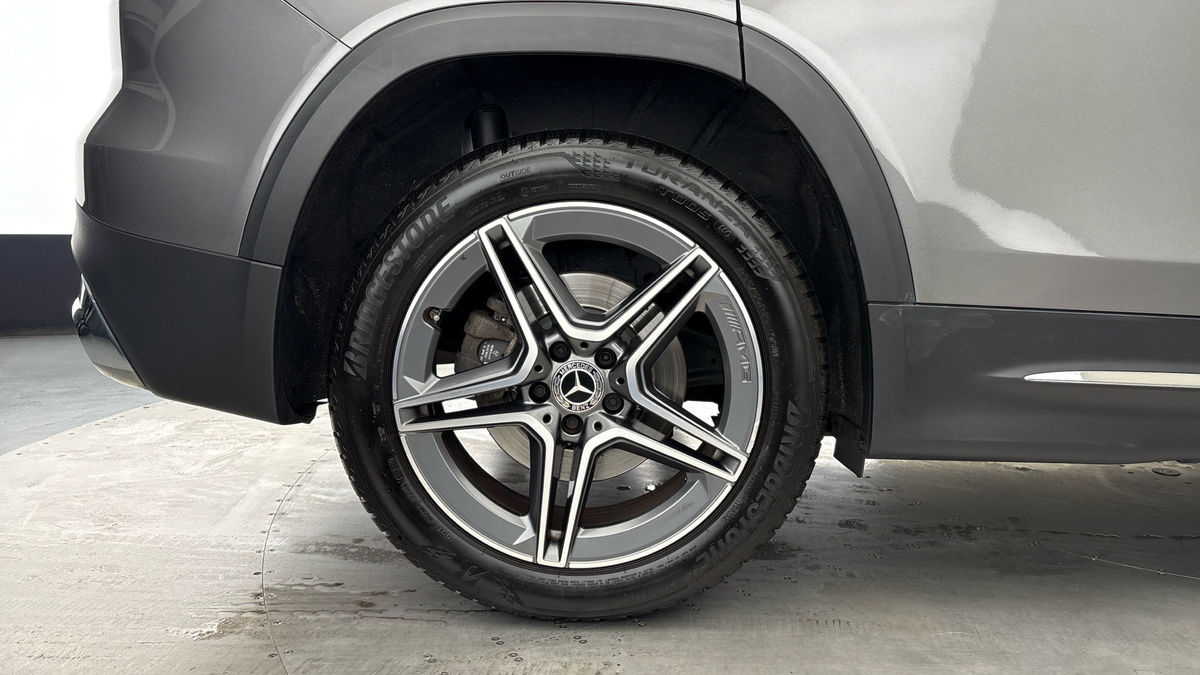 Mercedes-Benz GLB Image 10