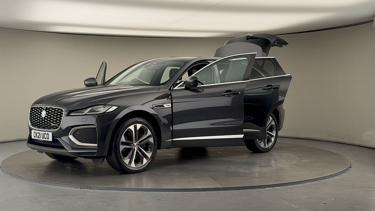 Jaguar F-PACE Image 22