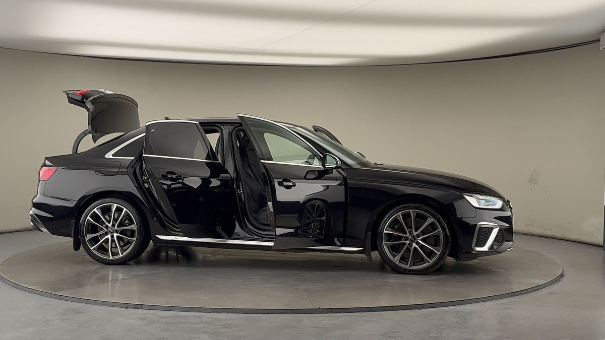 More views of Audi S4