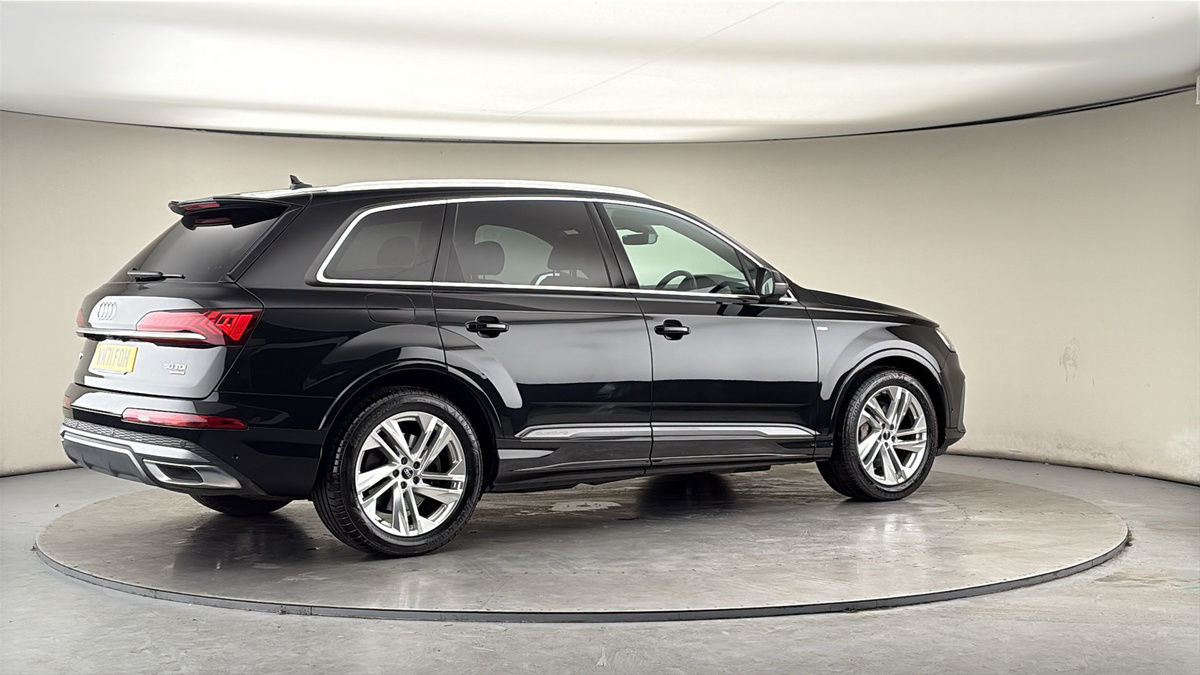 More views of Audi Q7