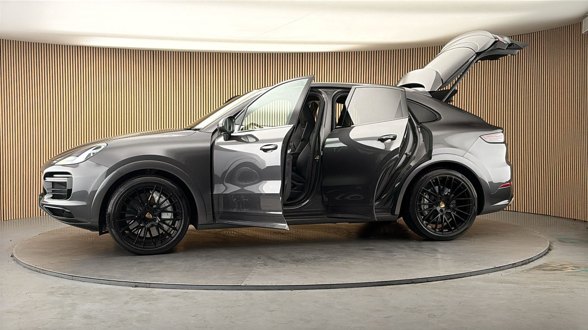More views of Porsche Cayenne