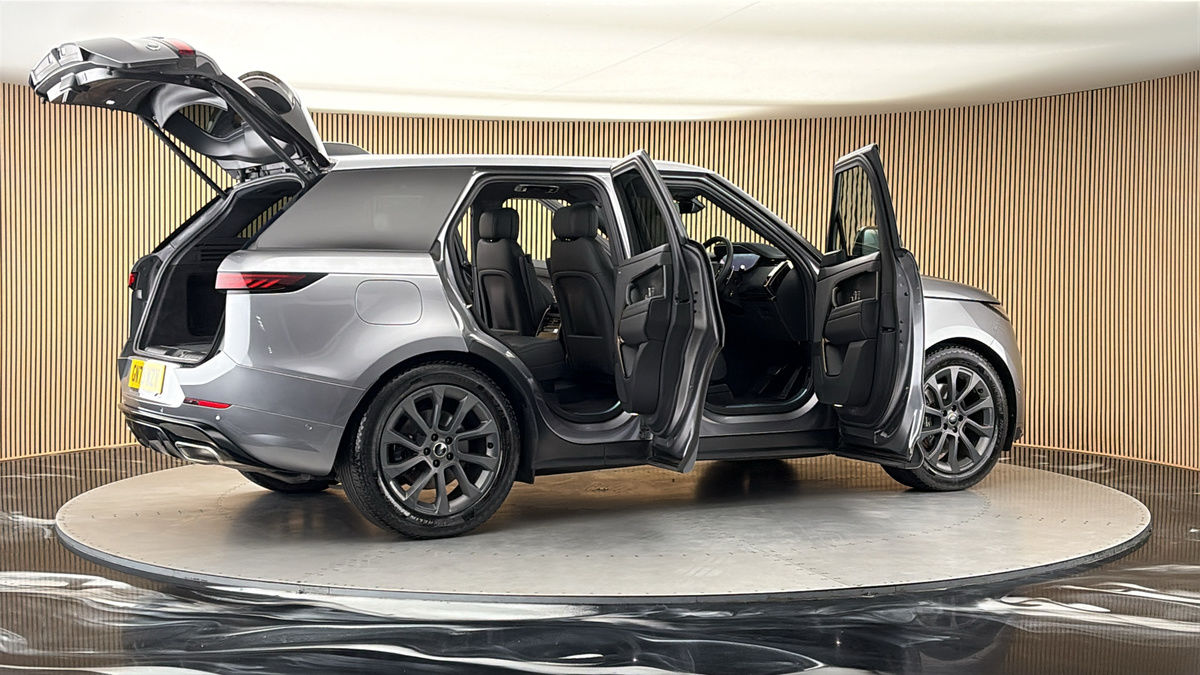 More views of Land Rover Range Rover Sport