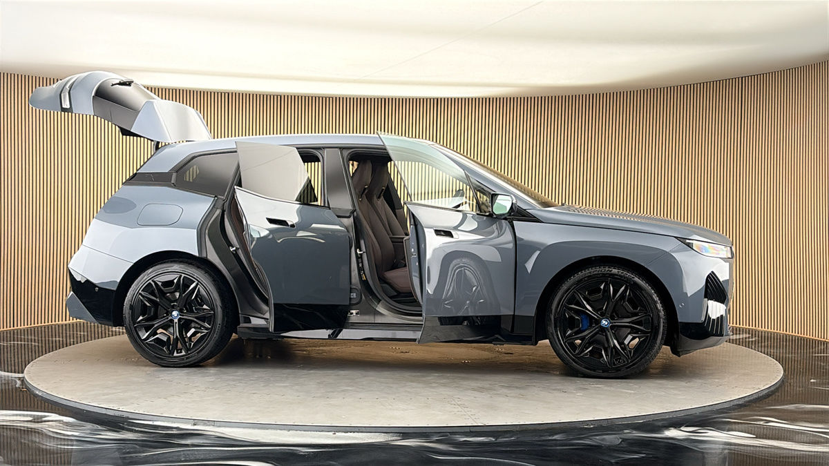 More views of BMW iX