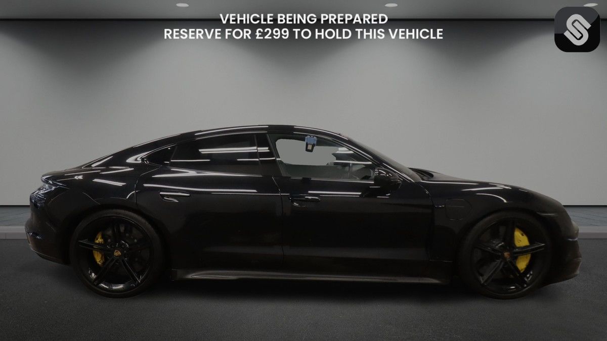 Porsche Taycan Image 10