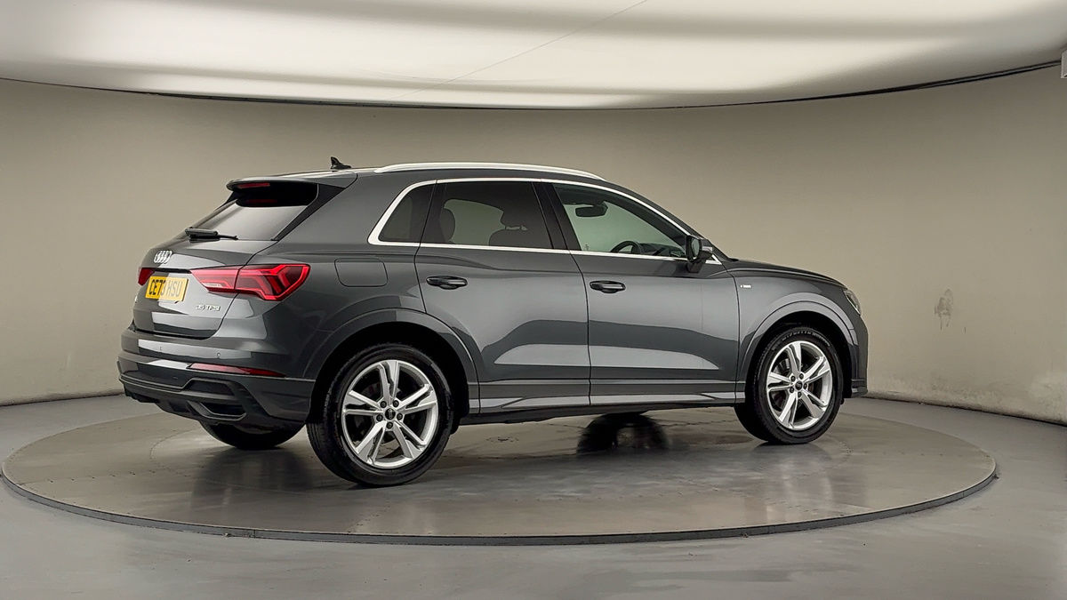 More views of Audi Q3