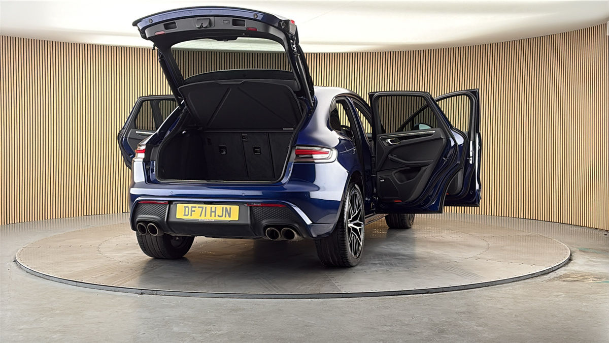 More views of Porsche Macan