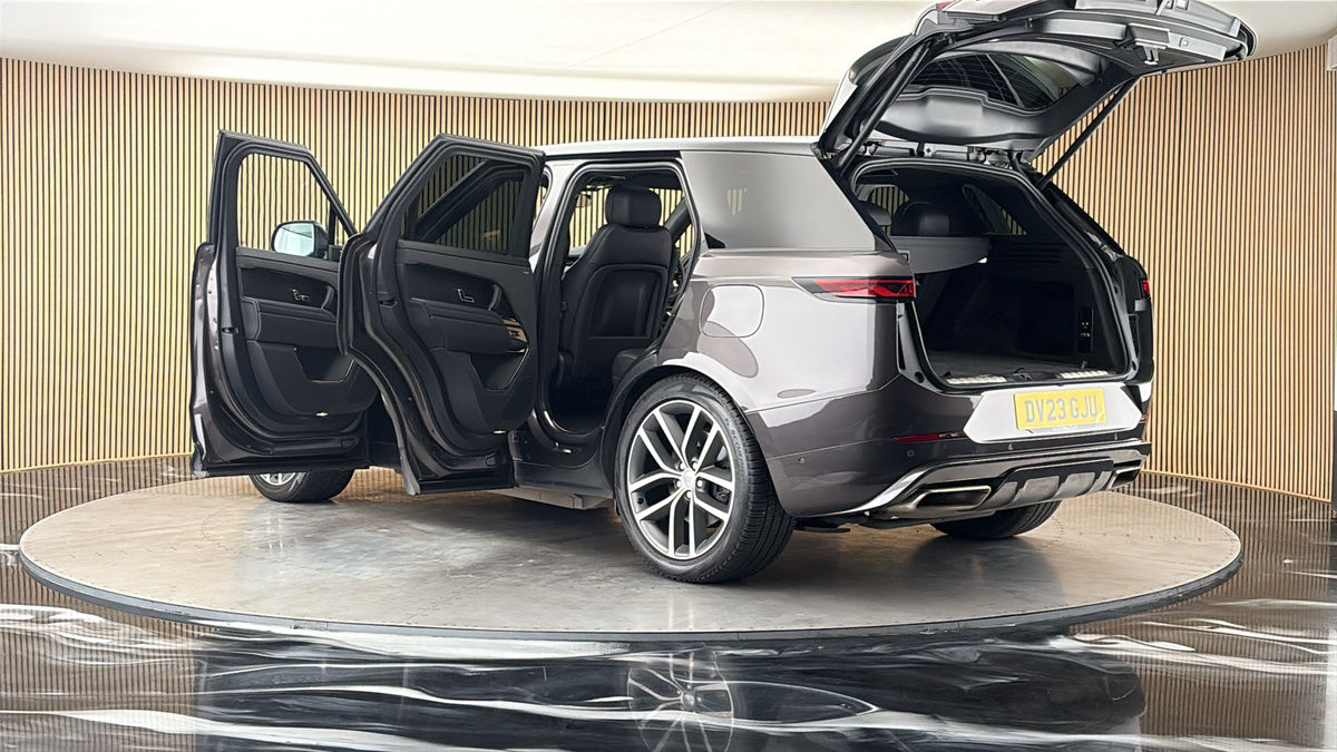 More views of Land Rover Range Rover Sport