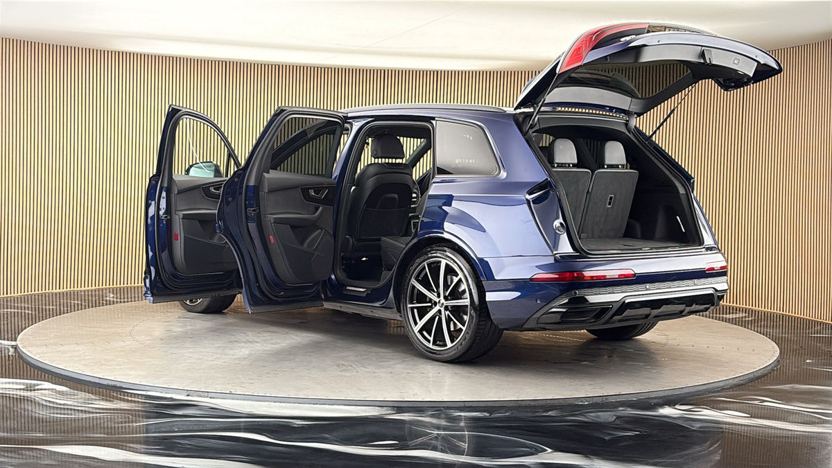 More views of Audi Q7