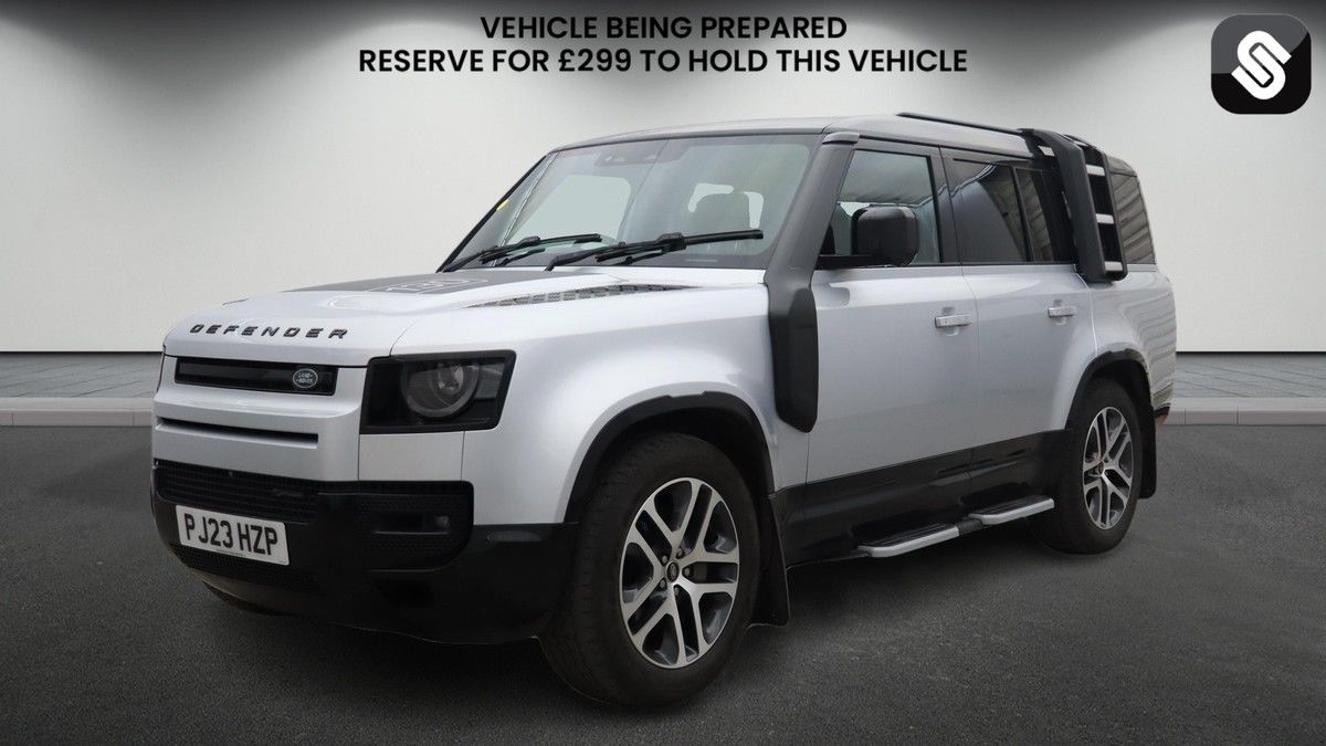 Land Rover Defender 130 Image 2