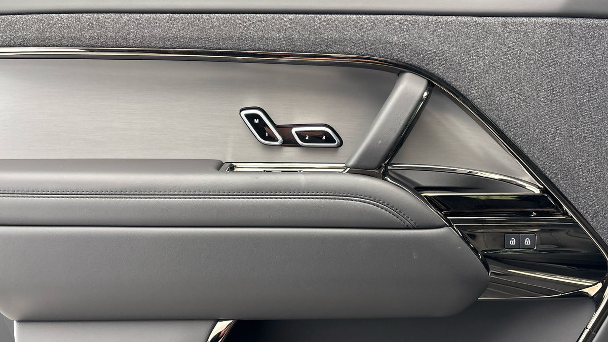 Land Rover Range Rover Sport Image 19
