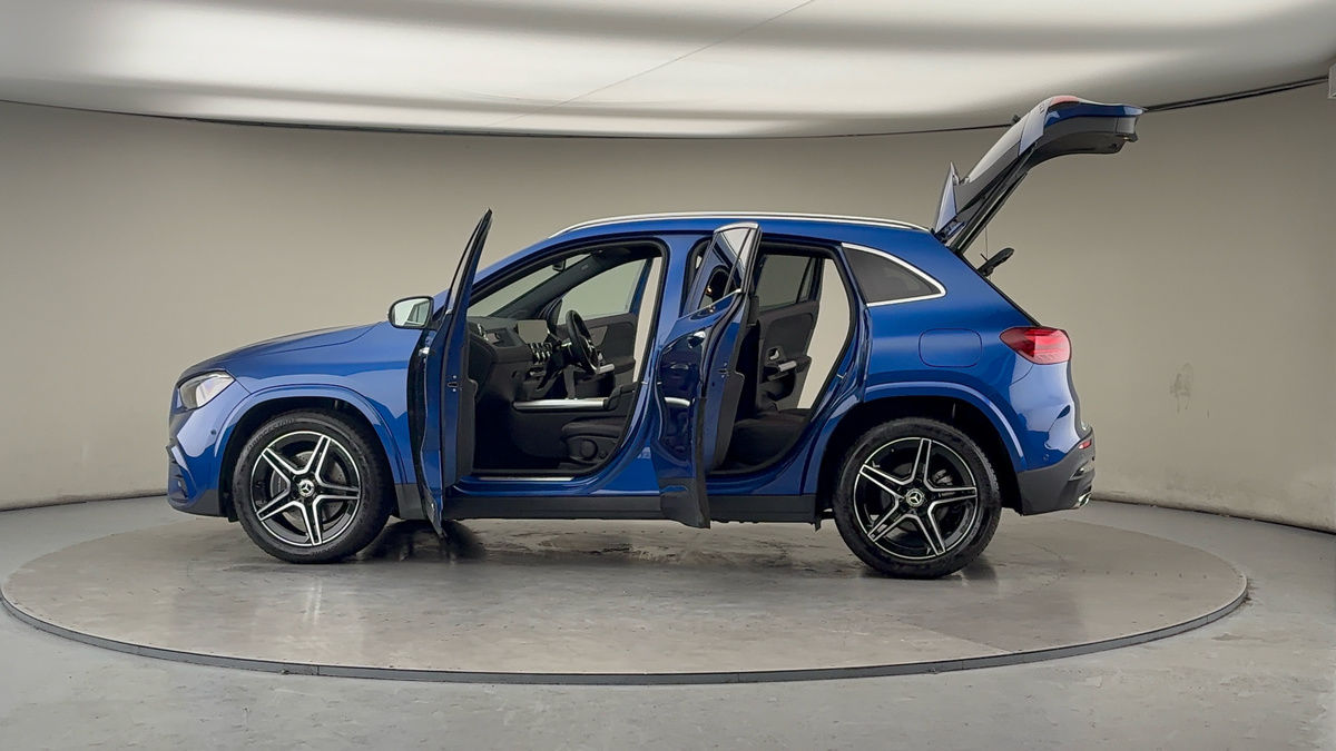 More views of Mercedes-Benz GLA