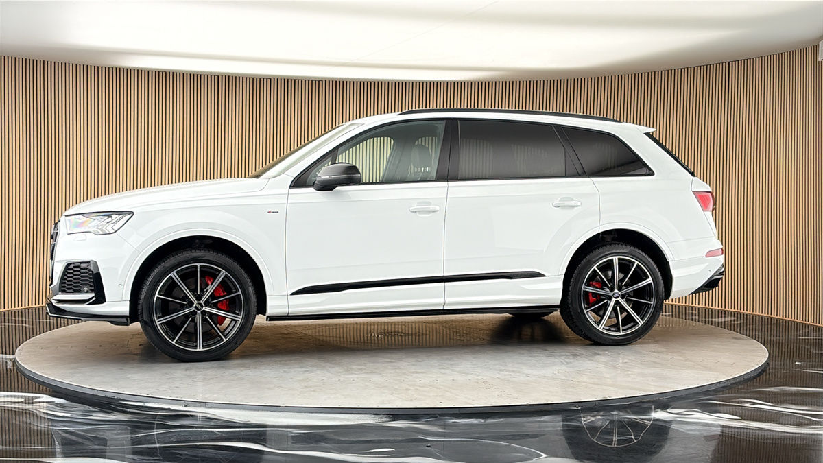 More views of Audi Q7