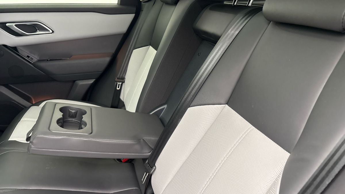 Land Rover Range Rover Velar Image 9