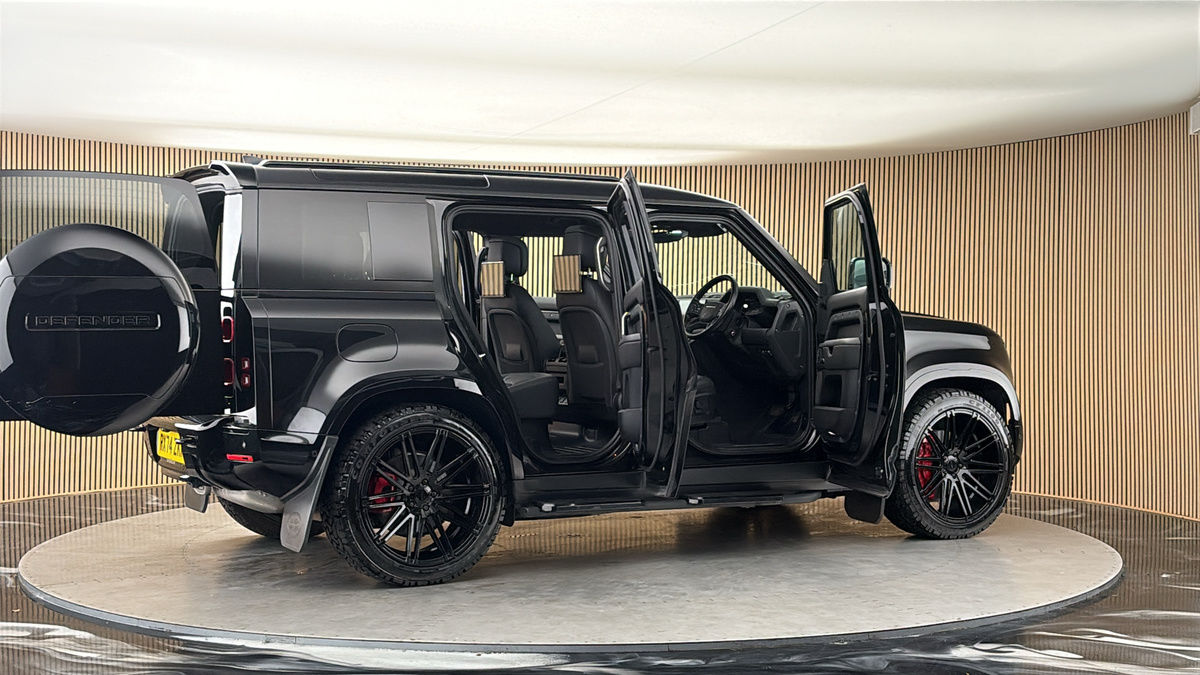 More views of Land Rover Defender 110