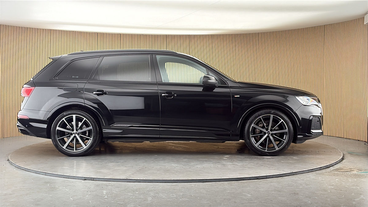 Audi Q7 Image 16