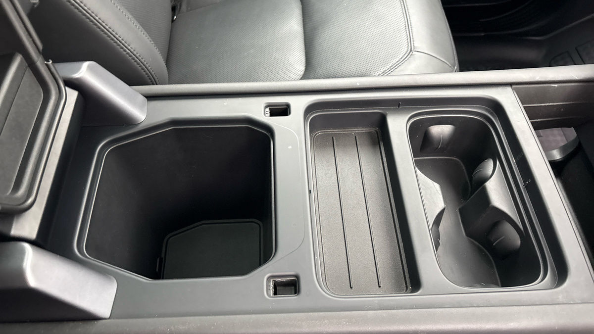 Land Rover Defender 110 Image 29