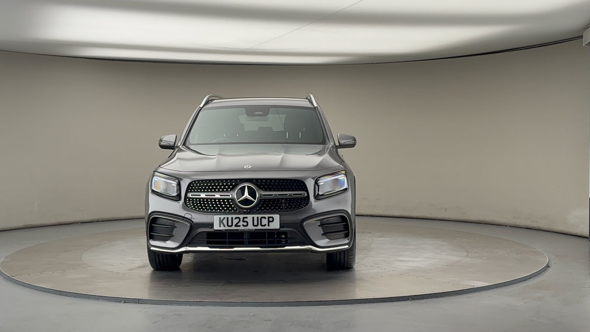 Mercedes-Benz GLB Image 3