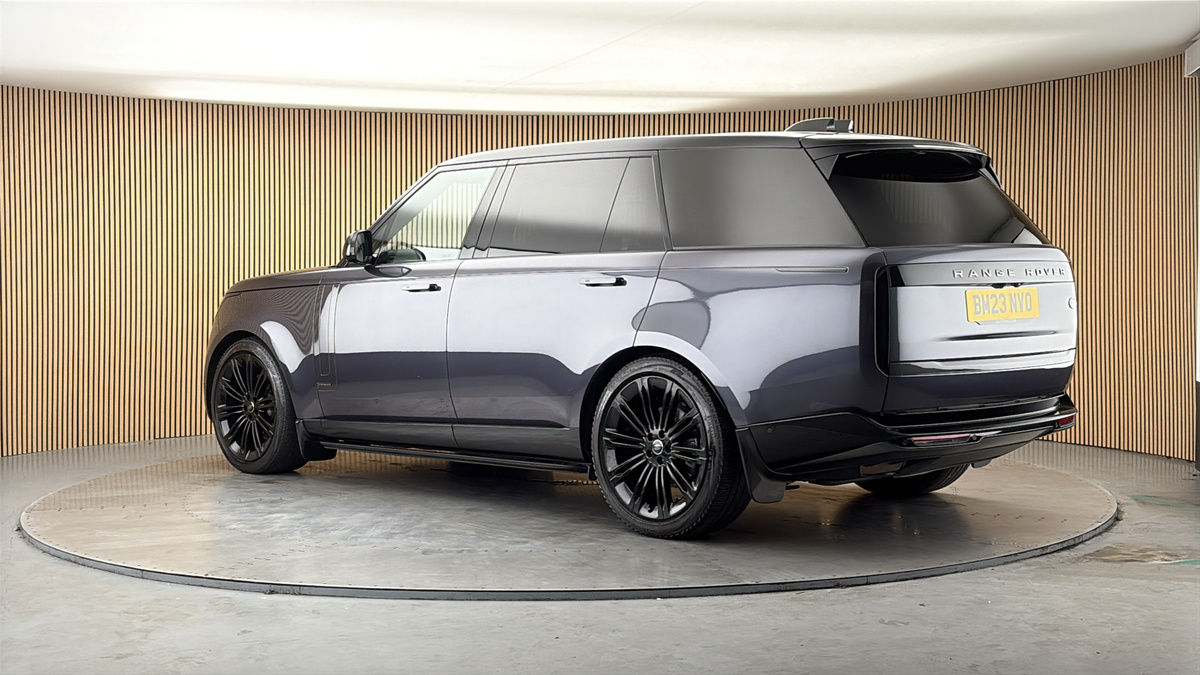 More views of Land Rover Range Rover