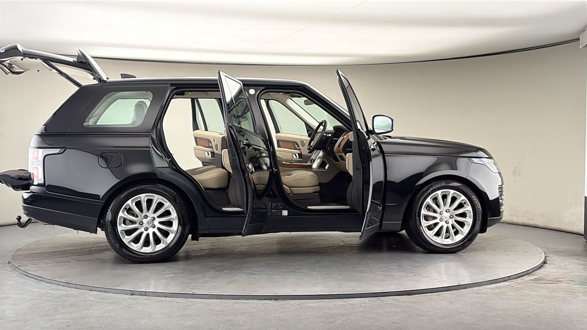 More views of Land Rover Range Rover