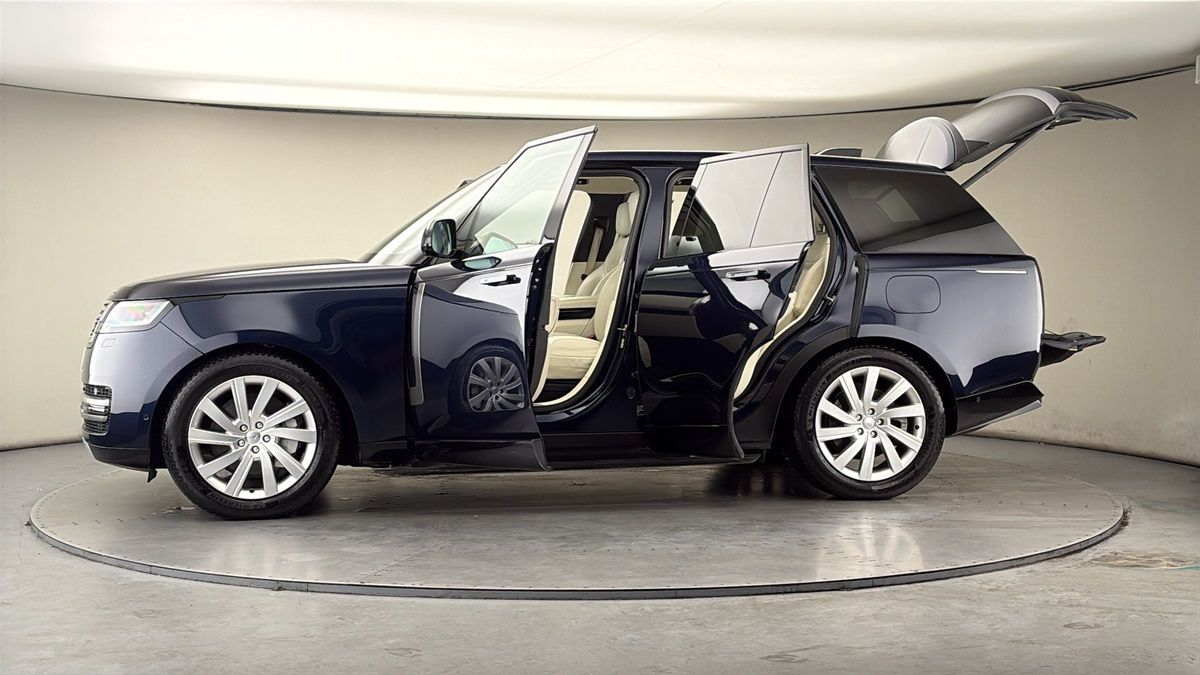 More views of Land Rover Range Rover
