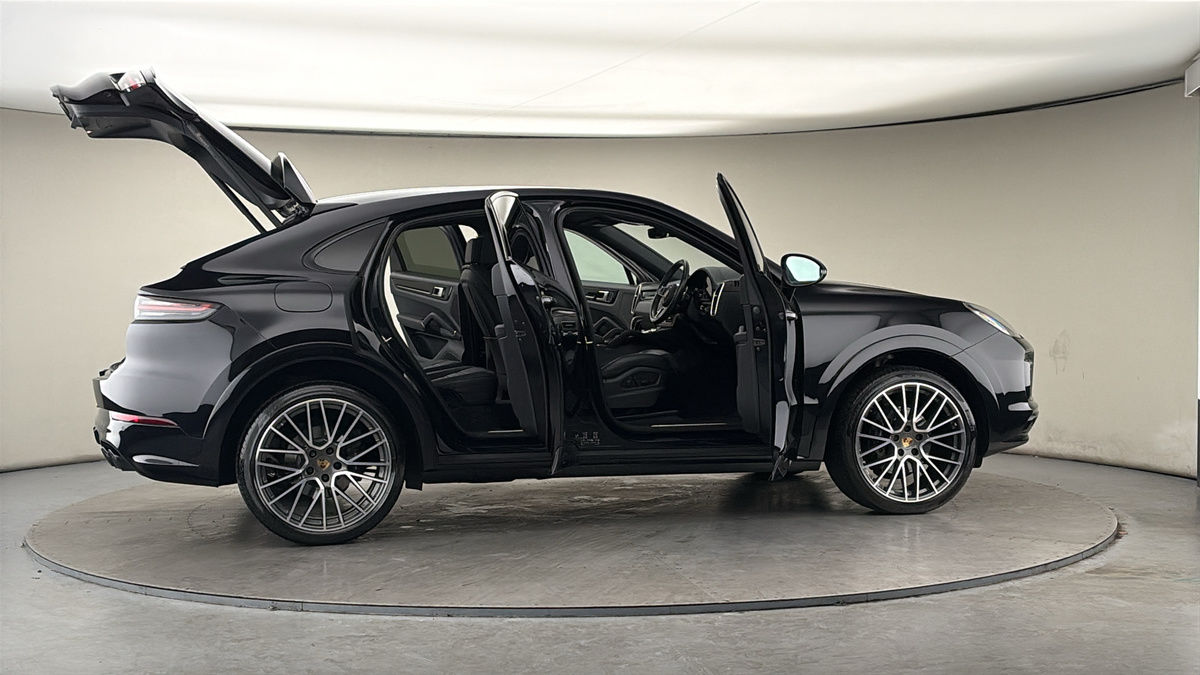 More views of Porsche Cayenne