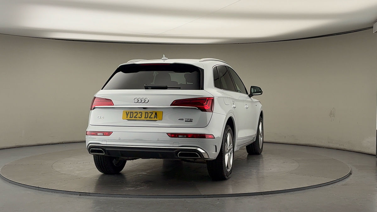 More views of Audi Q5