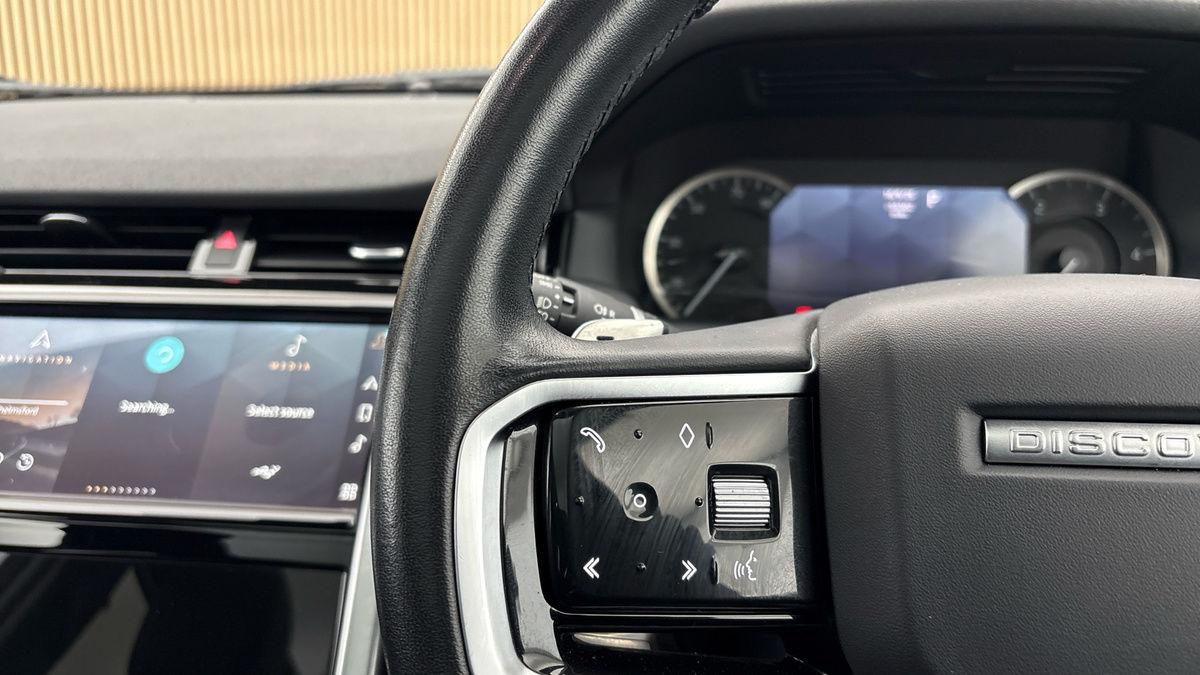 Land Rover Discovery Sport Image 13