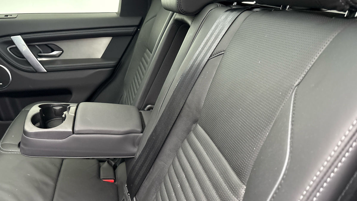 Land Rover Discovery Sport Image 9