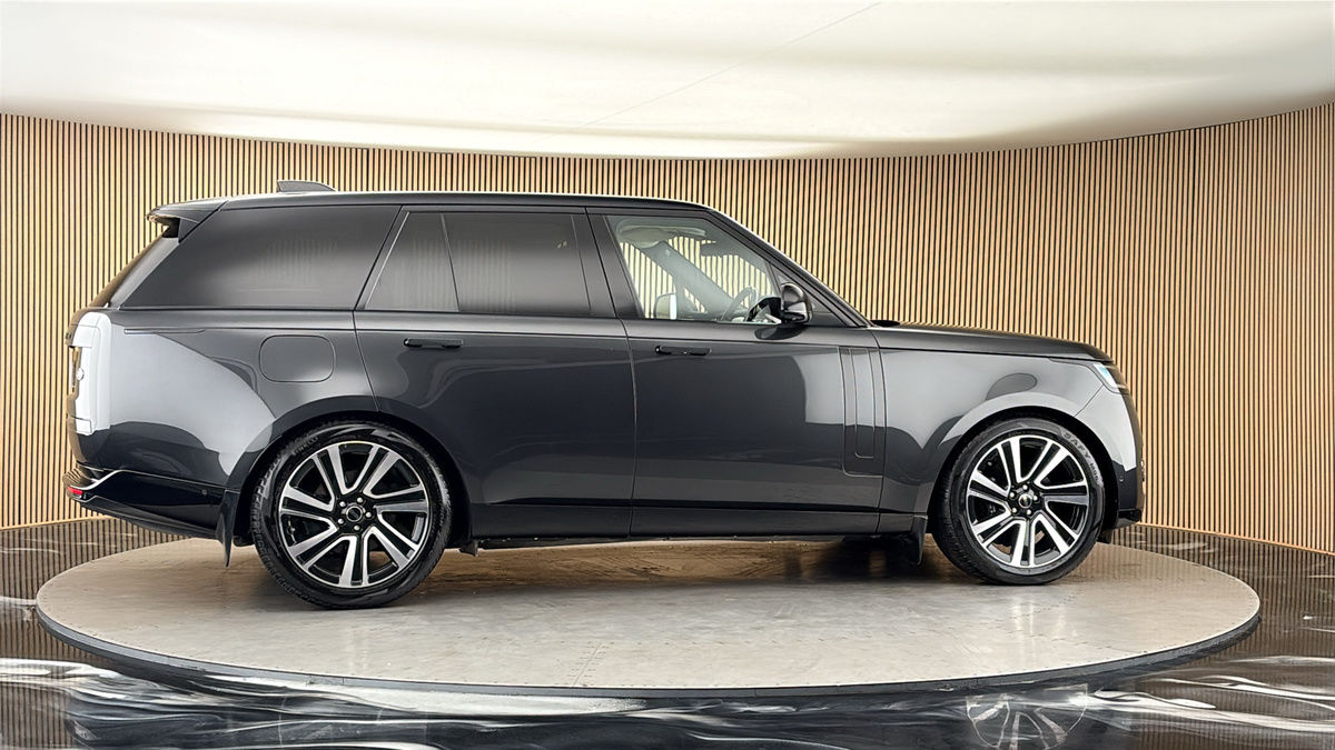 More views of Land Rover Range Rover