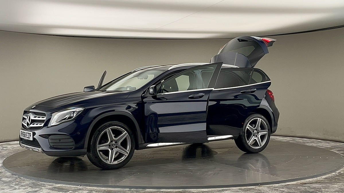 More views of Mercedes-Benz GLA