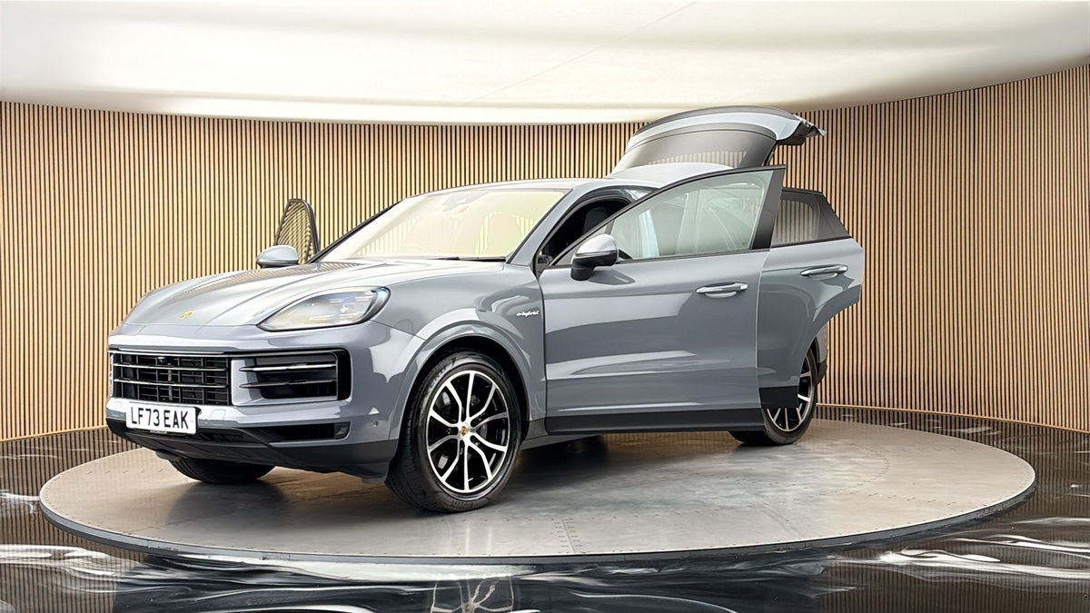 More views of Porsche Cayenne