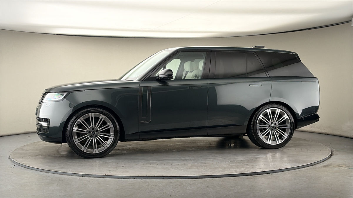 More views of Land Rover Range Rover