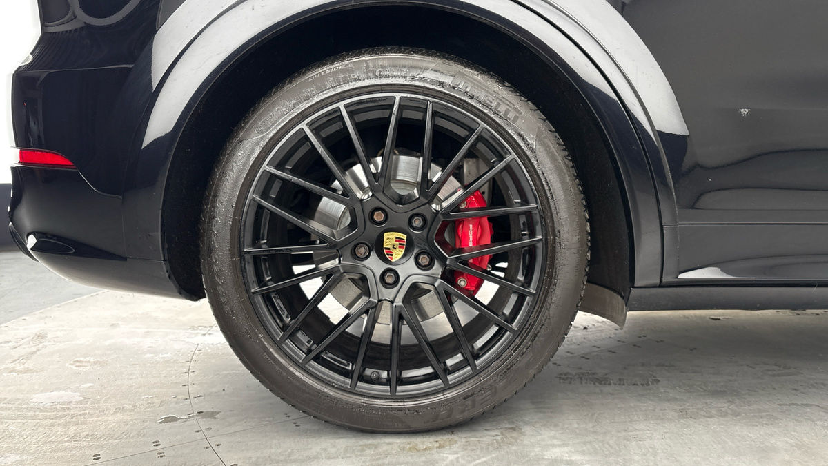 Porsche Cayenne Image 10